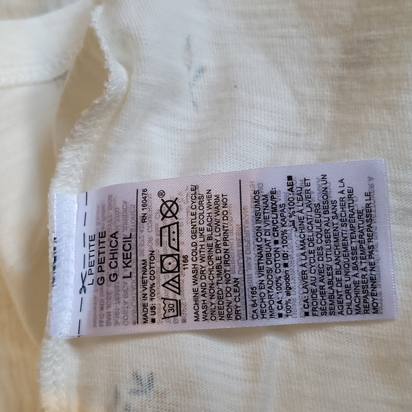 Old Navy Tee shirt - Picture 6 of 6